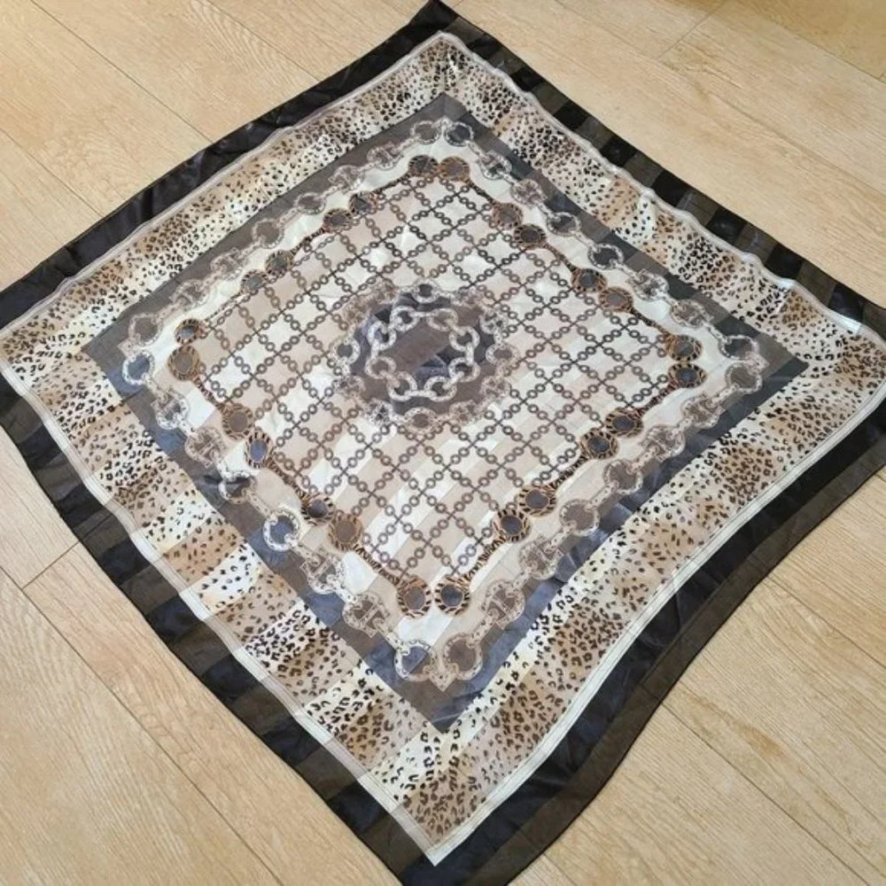 Beautiful leopard Print Scarve